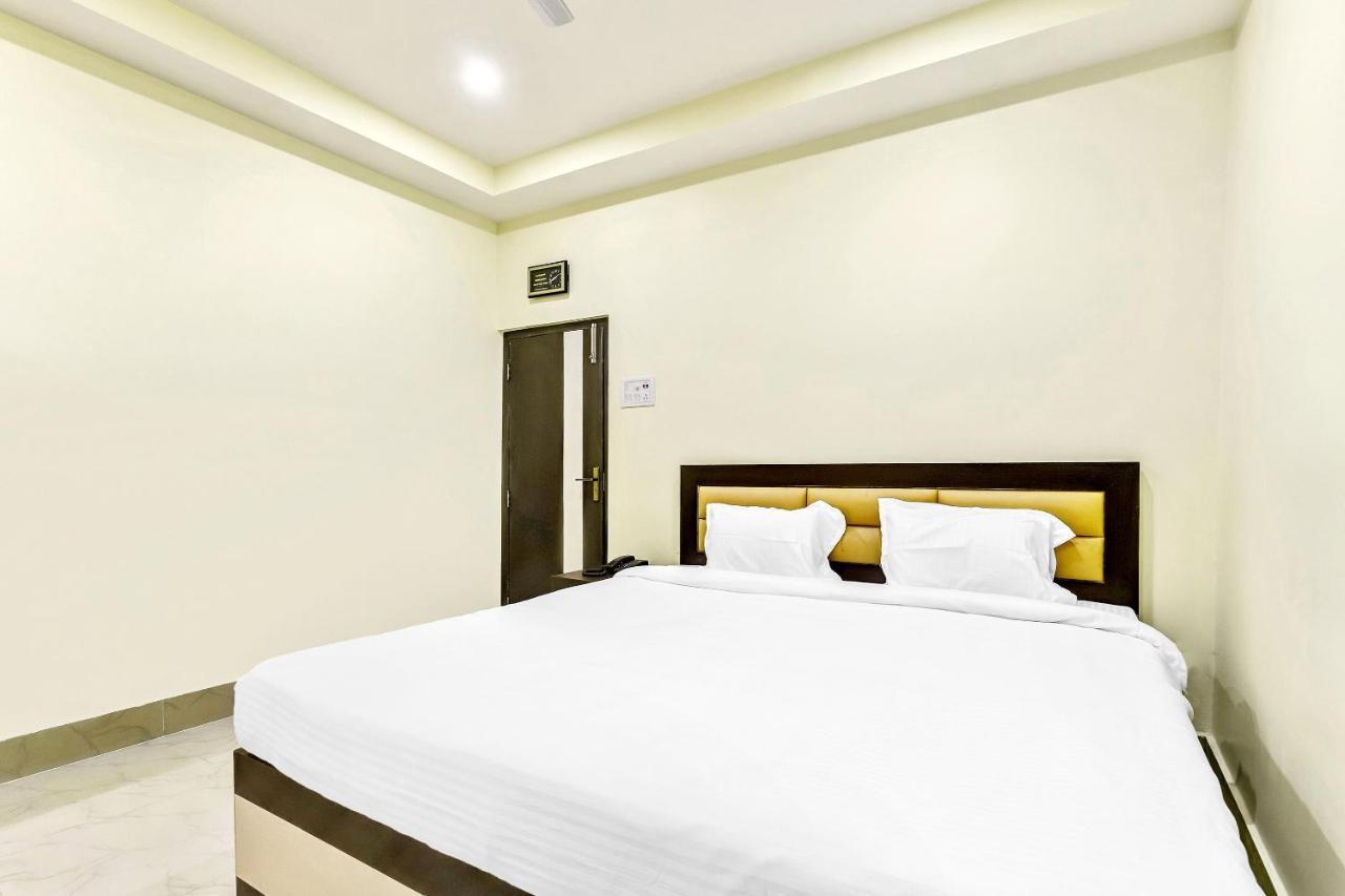 Capital O 85514 Kalpana Hotel Guwahati Exterior foto